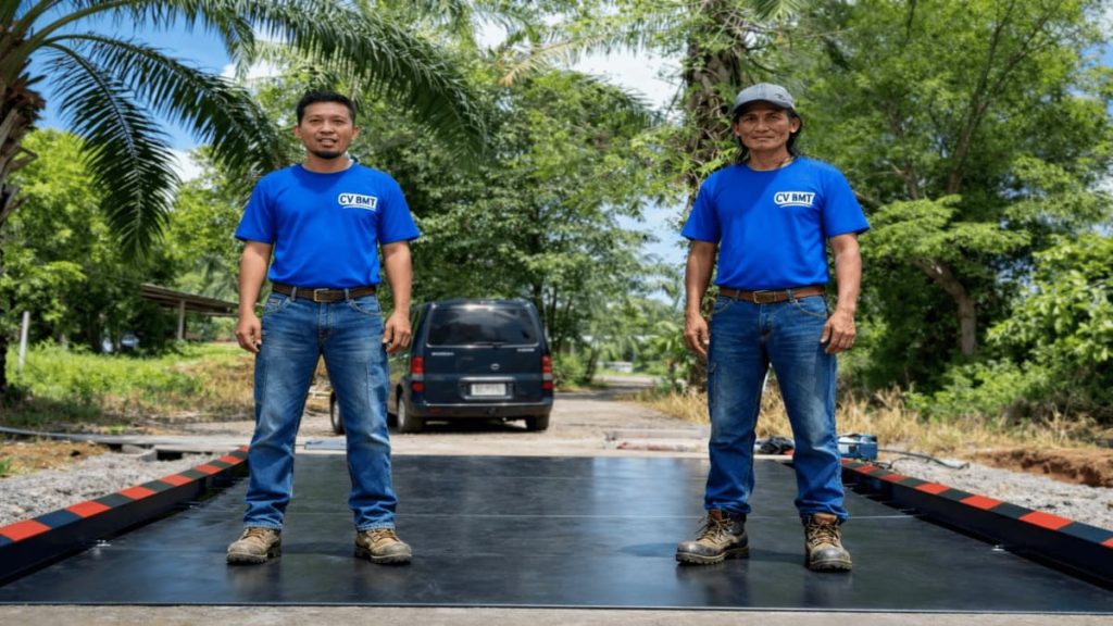 Tim CV Bersama Maju Timbangan saat usai melakukan pemasangan baru Jembatan Timbangan Digital.